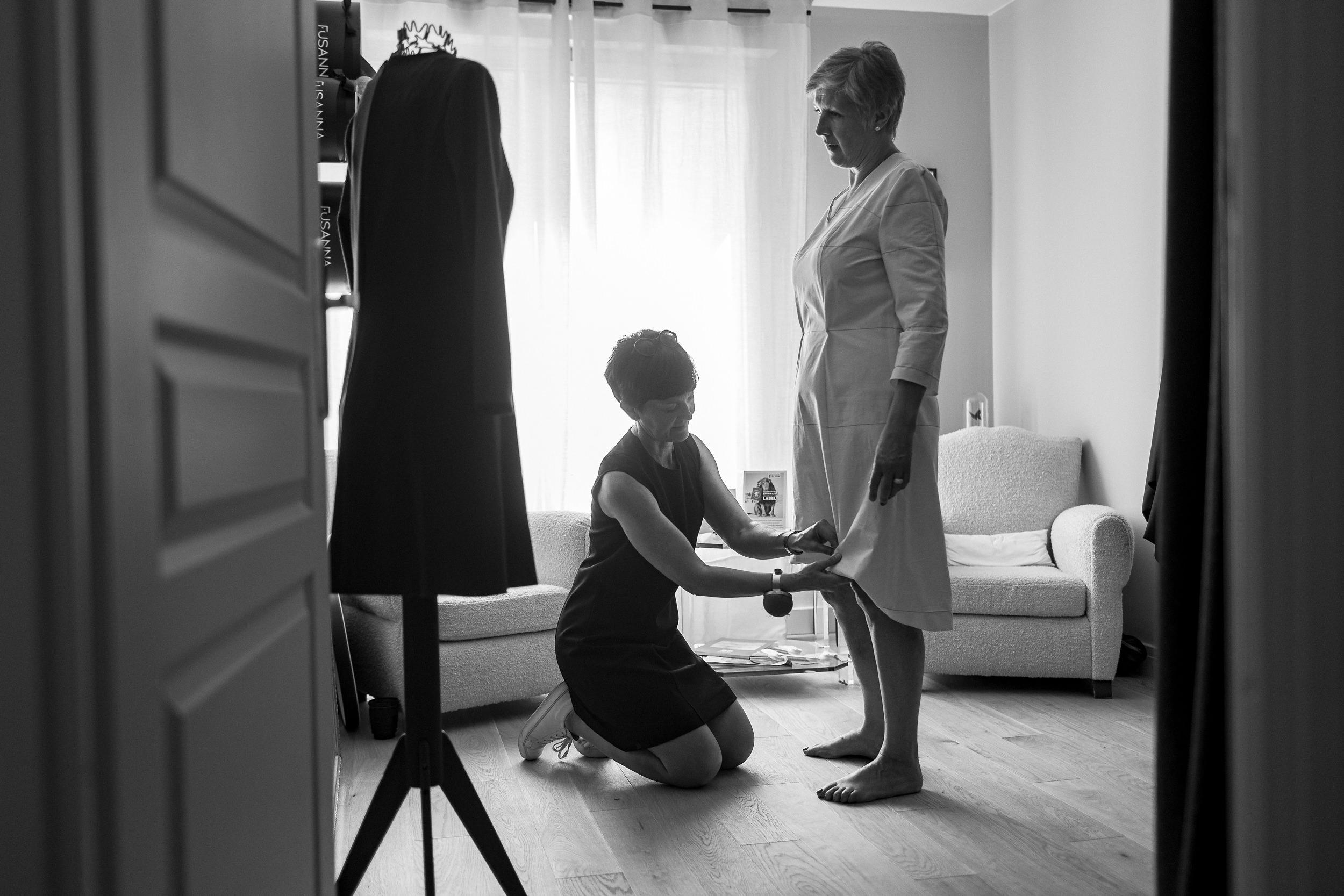 Des robes taillées sur mesure pour un tombé parfait chez Laurence Glorieux.